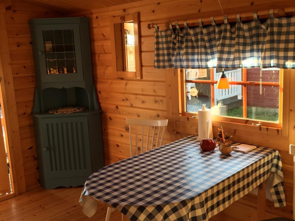 Stuga Vid Hedenaesets Stencafe Kültér fotó